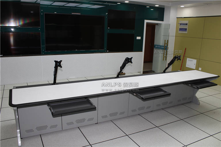 控制台，监控台，操作台