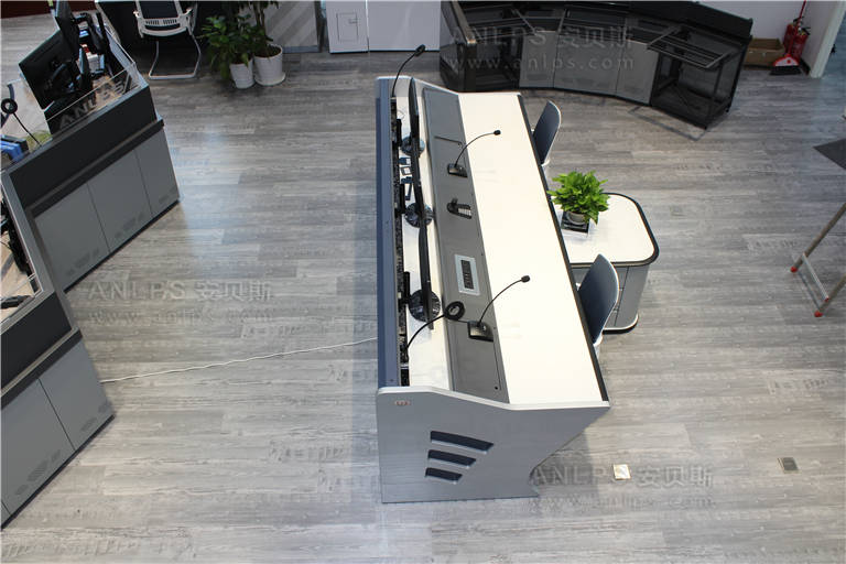 控制台，监控台，操作台