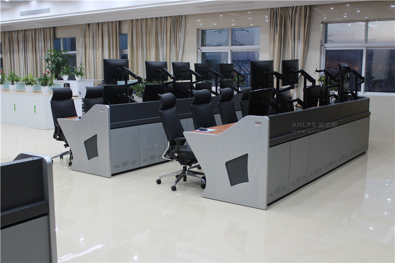 控制台，监控台，操作台