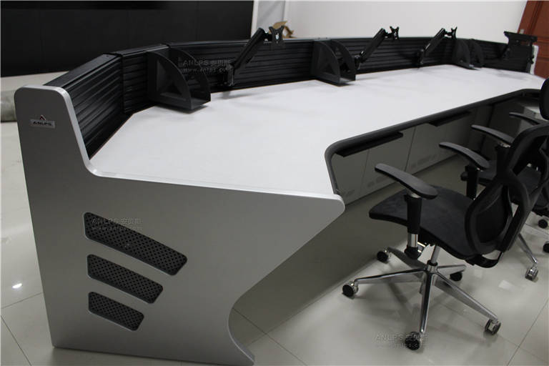 控制台，监控台，操作台