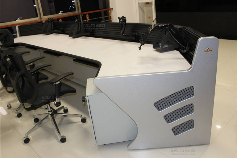 控制台，监控台，操作台