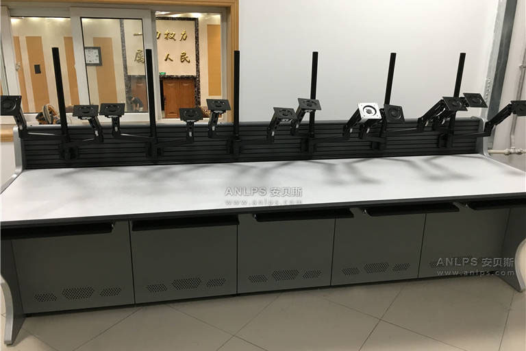 控制台，监控台，操作台