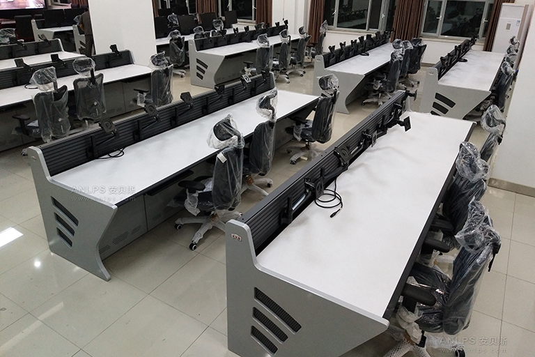 控制台，监控台，操作台