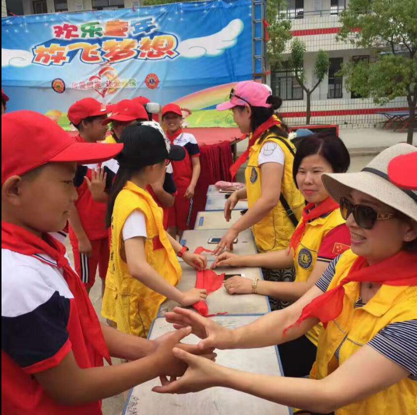 Care for left-behind children - tea shed primary school care